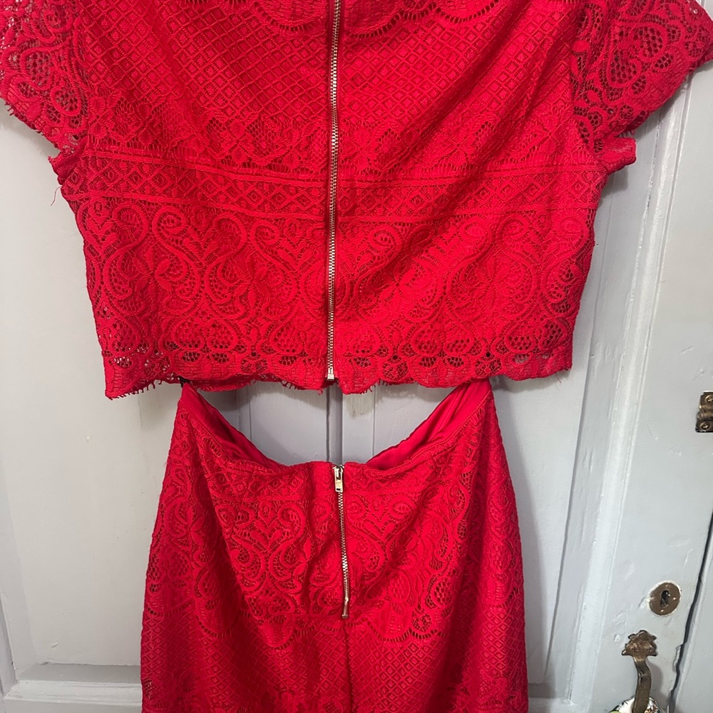 bebe Vibrant Red Lace 2 piece set - Picture 5 of 7